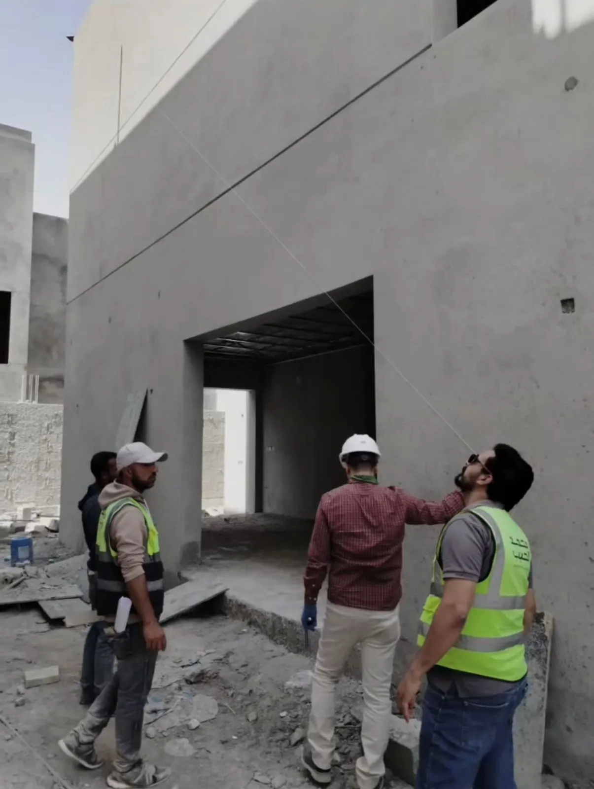 أعمال ترميم وإعادة تأهيل مبنى قديم